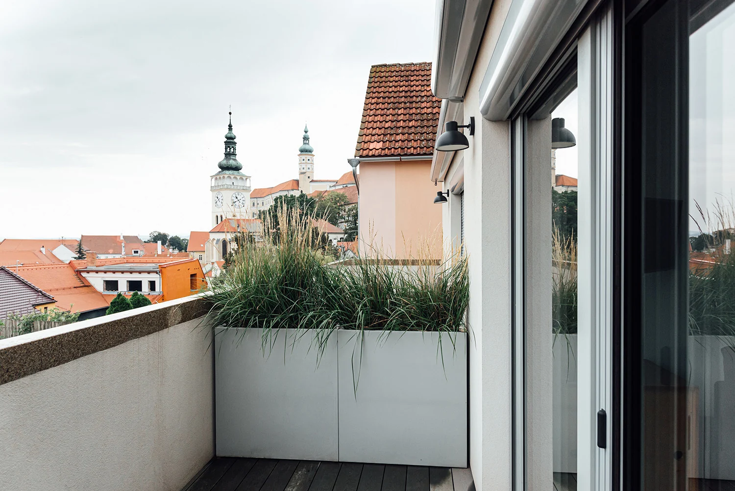 Apartmán 2 — interiér, terasa a výhledy