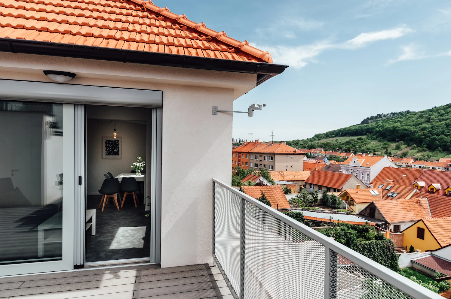 Apartmán 1 — interiér, terasa a výhledy
